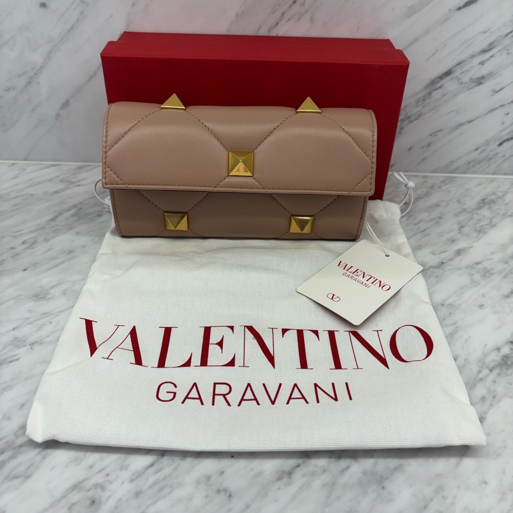 NWT Valentino Garavani Wallet on a Chain Shoulder Bag